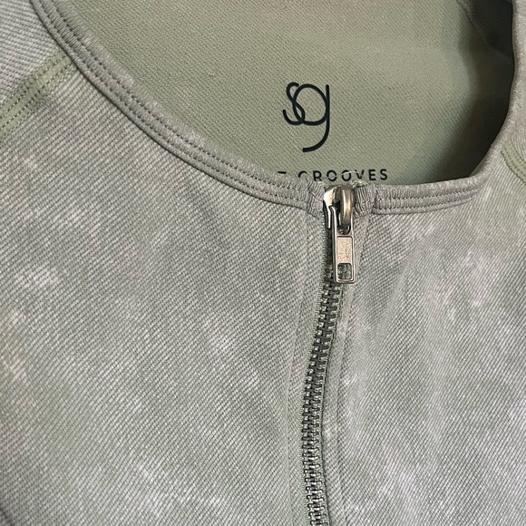 SWIFTGROOVES: SEAFOAM GREEN CROPPED ZIP WORKOUT TOP - Picture 4 of 4
